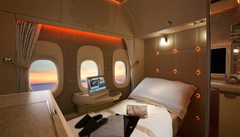 Emirates-777-First-Class-Fully-flat-bed